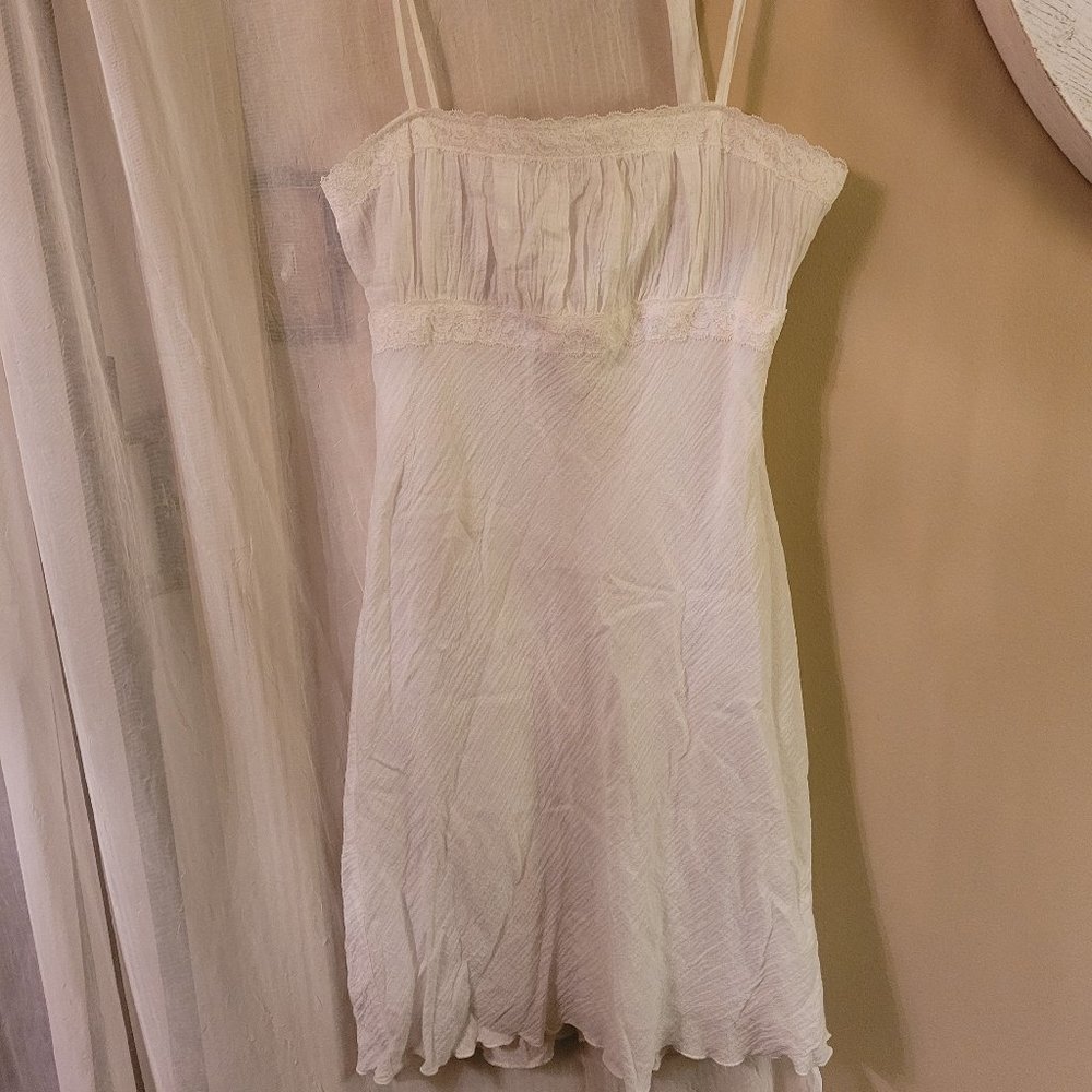 Taboo | Casual White Dress - Medium